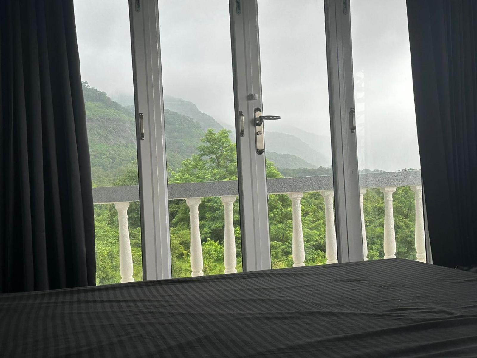 Villa Prana Healing House Pune Exterior foto